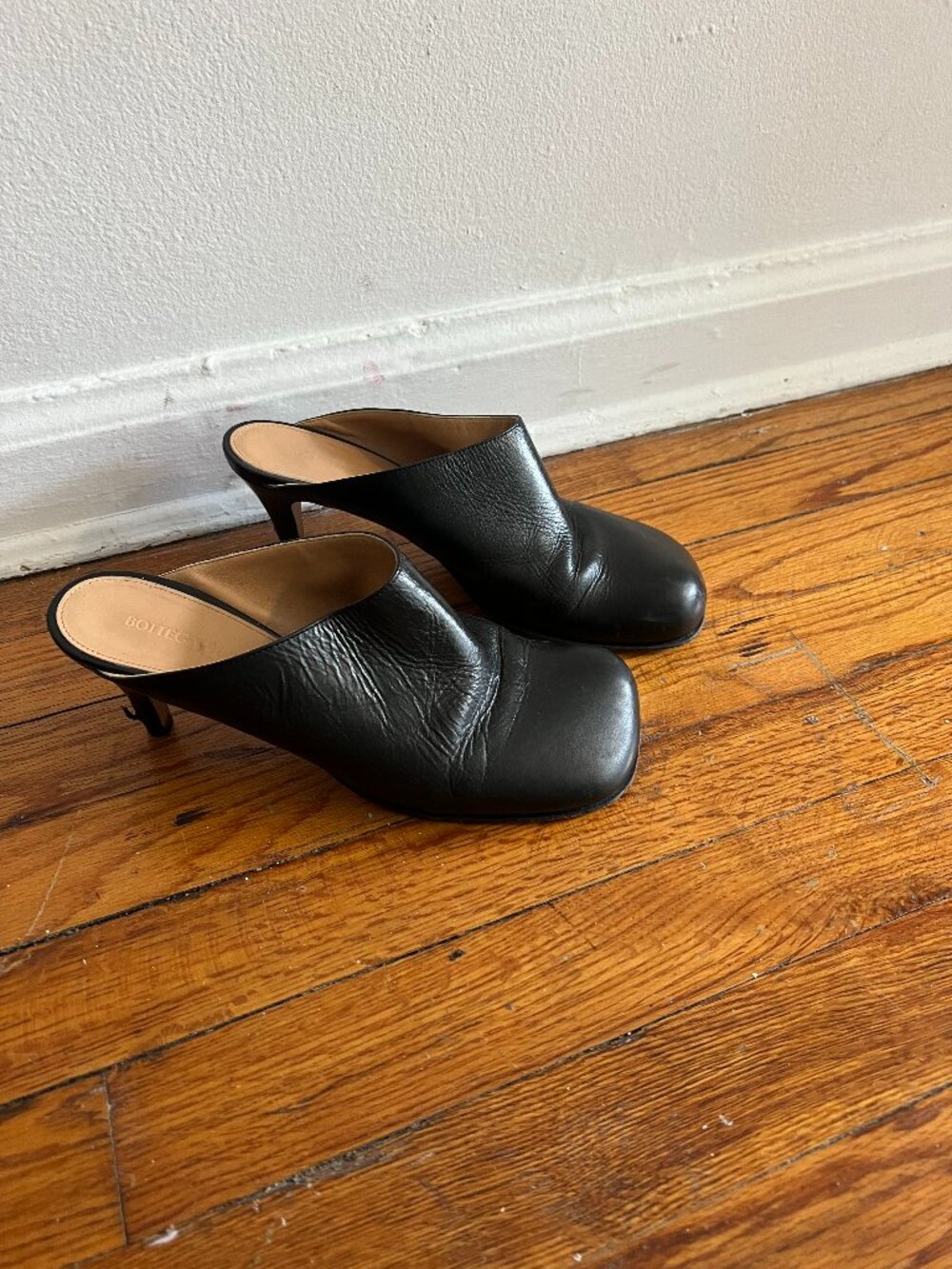 Bottega Veneta Black Leather Square Toe Mules 39